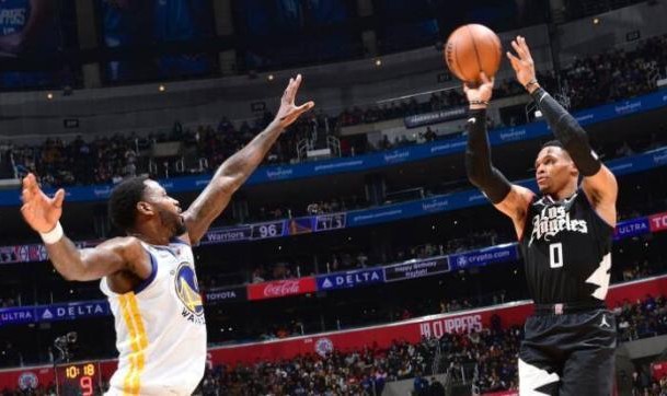 开云-5连败到4连胜！快艇强势复苏背后：韦少自我拯救