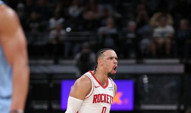 开云体育官网-别人眼中的恶汉，火箭蹿升的守护神：狄龙命运反转